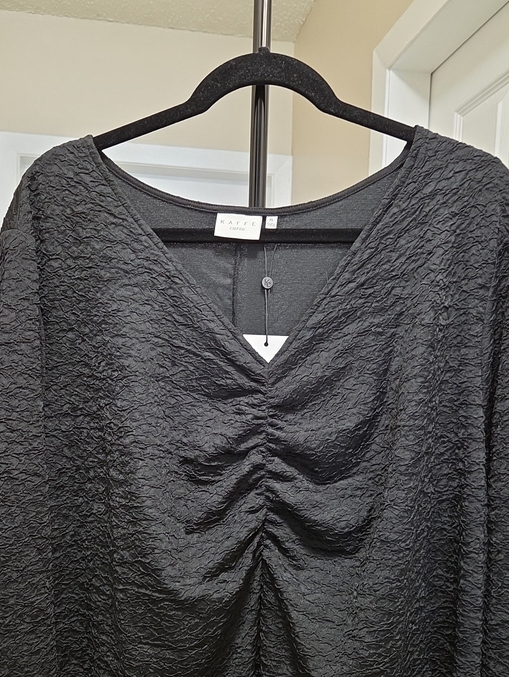 NWT Kaffe Curve Black Textured V-Neck Gathered Front Dress Plus Size Long Sleeve - Picture 6 of 8
